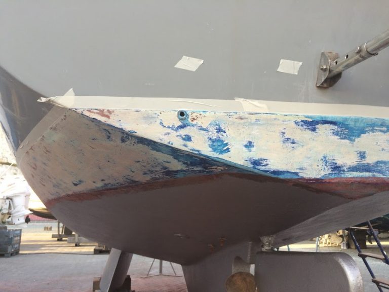 masking up before painting hull 768x576